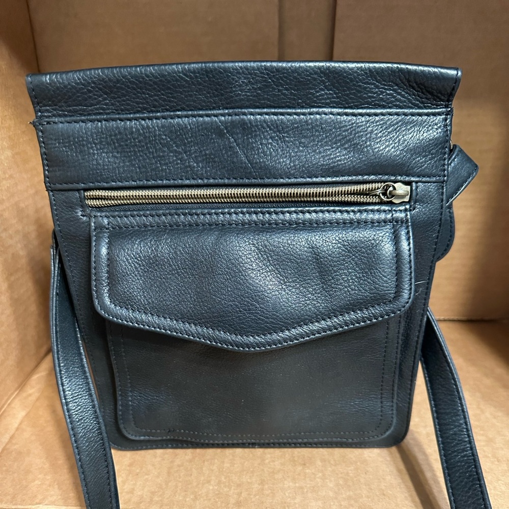 Ladies, vintage fossil 1954 leather shoulder bag